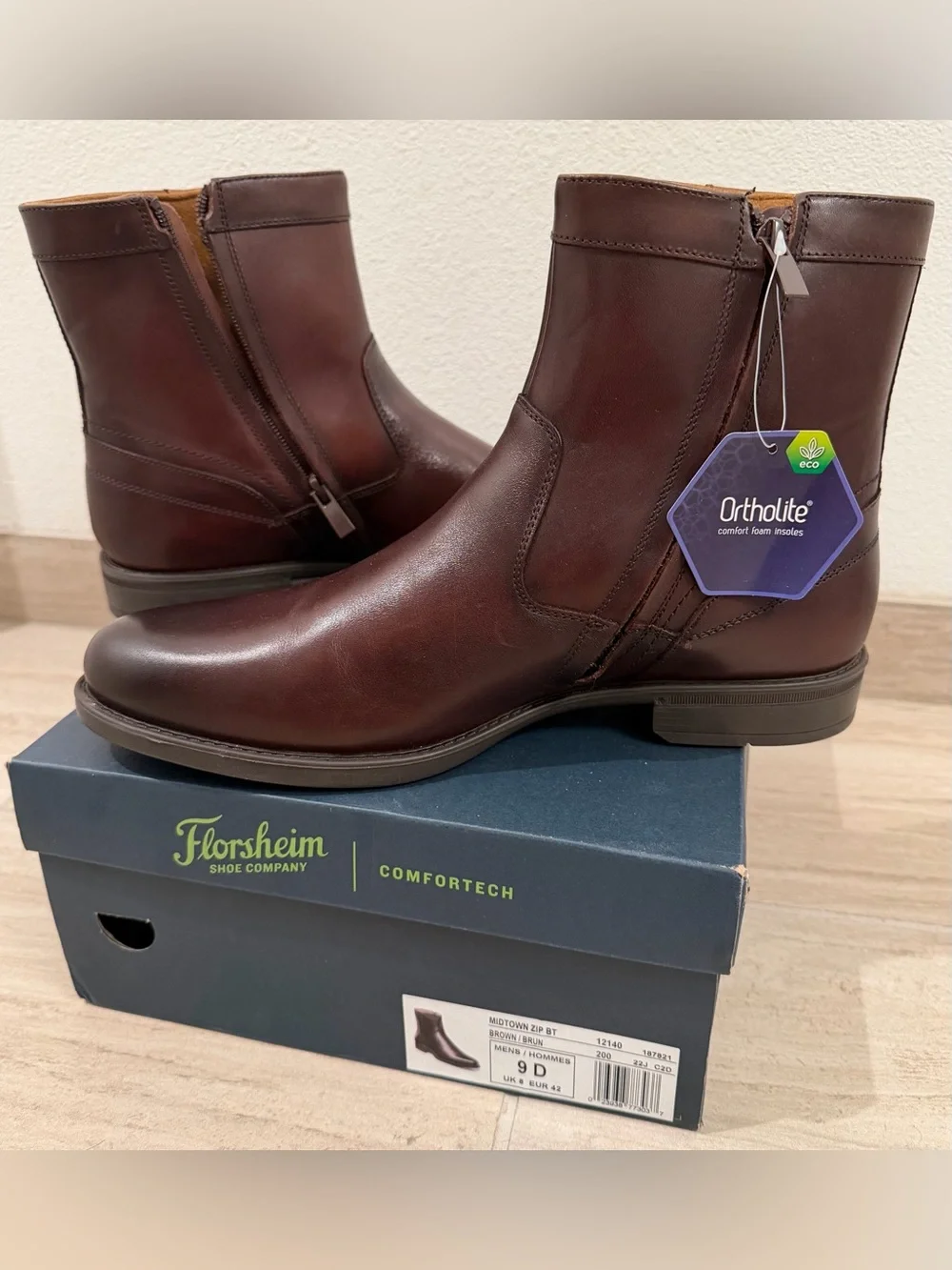FLORSHEIM Men’s Midtown Plain Toe Zipper Boots ***NEW WITH TAGS!!***
